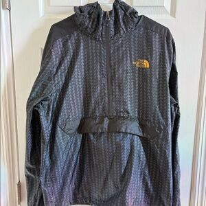 Men’s the Northface windbreaker